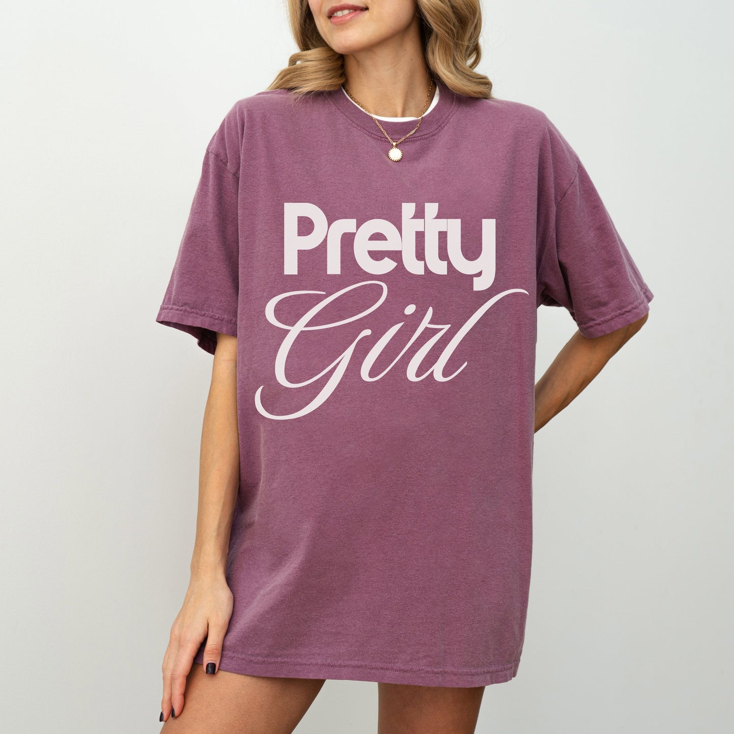 Pretty Girl Graphic - T-Shirt