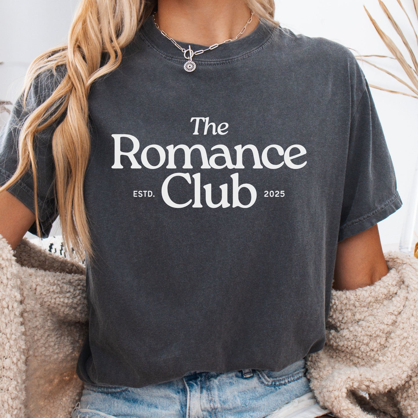 Romance Club - T-Shirt