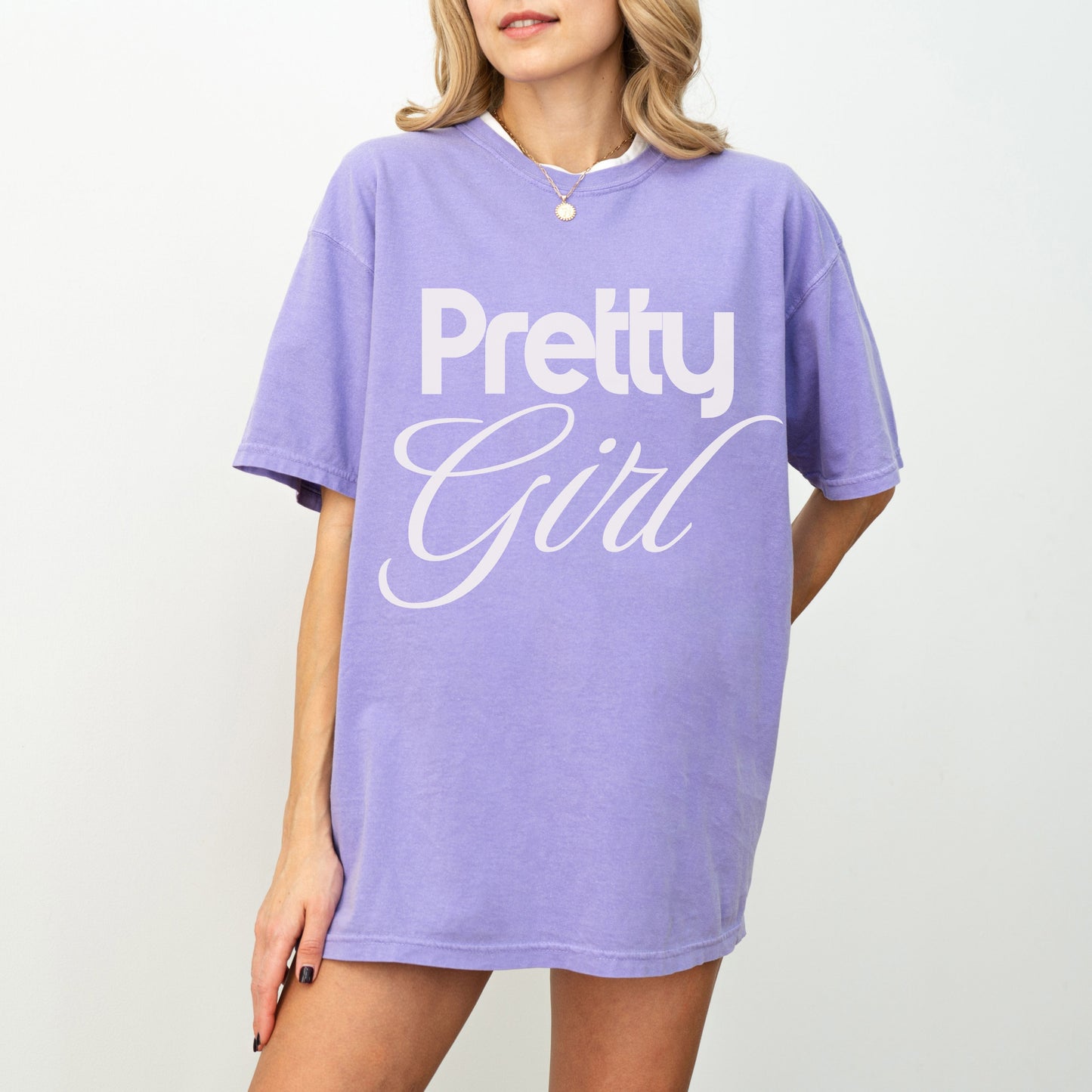 Pretty Girl Graphic - T-Shirt